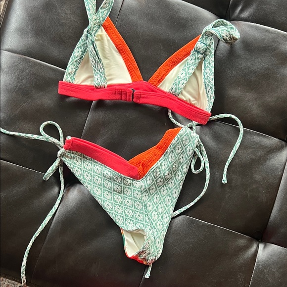 Oneone Bikini Set - Picture 2 of 2